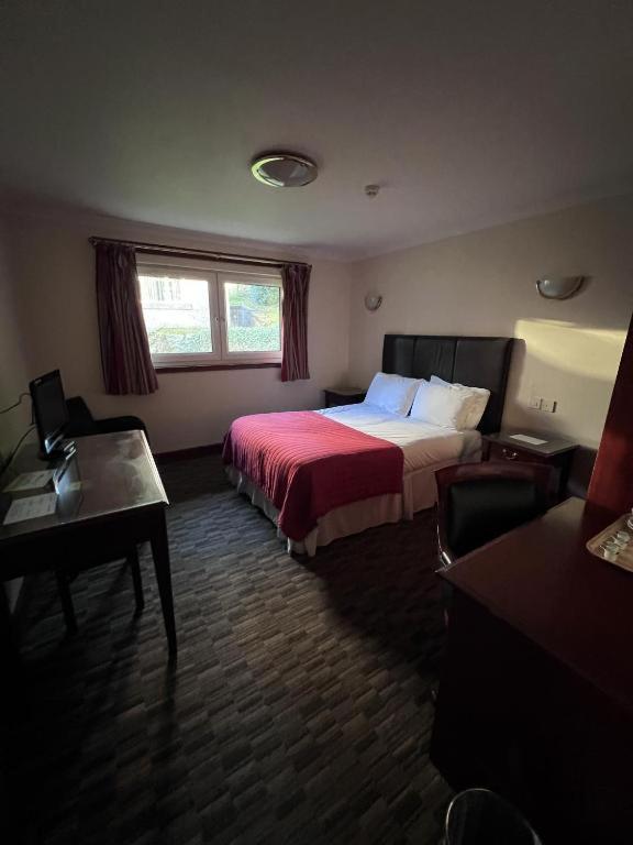 Lochway Hotel Дъмбартън Екстериор снимка