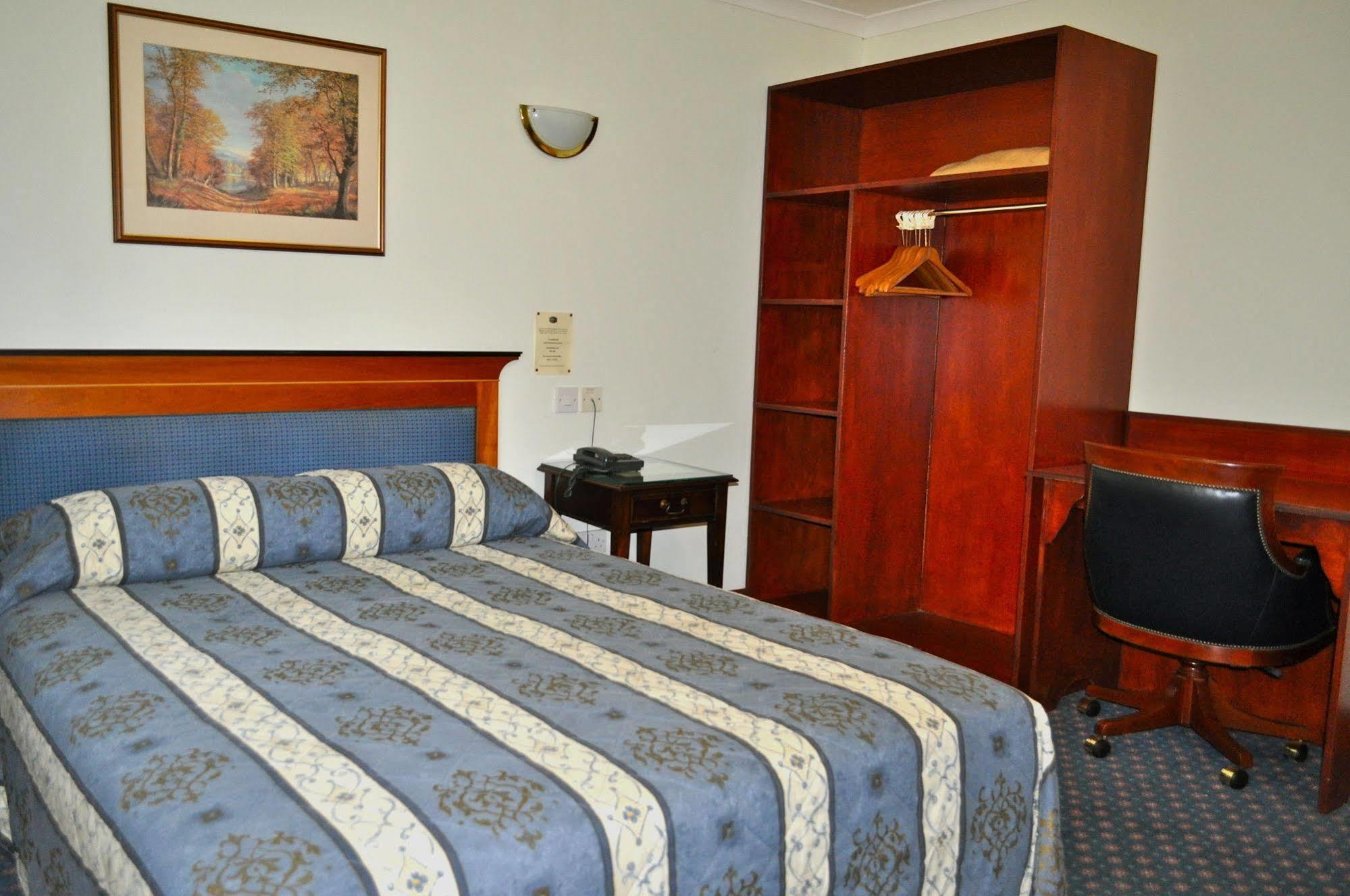 Lochway Hotel Дъмбартън Екстериор снимка
