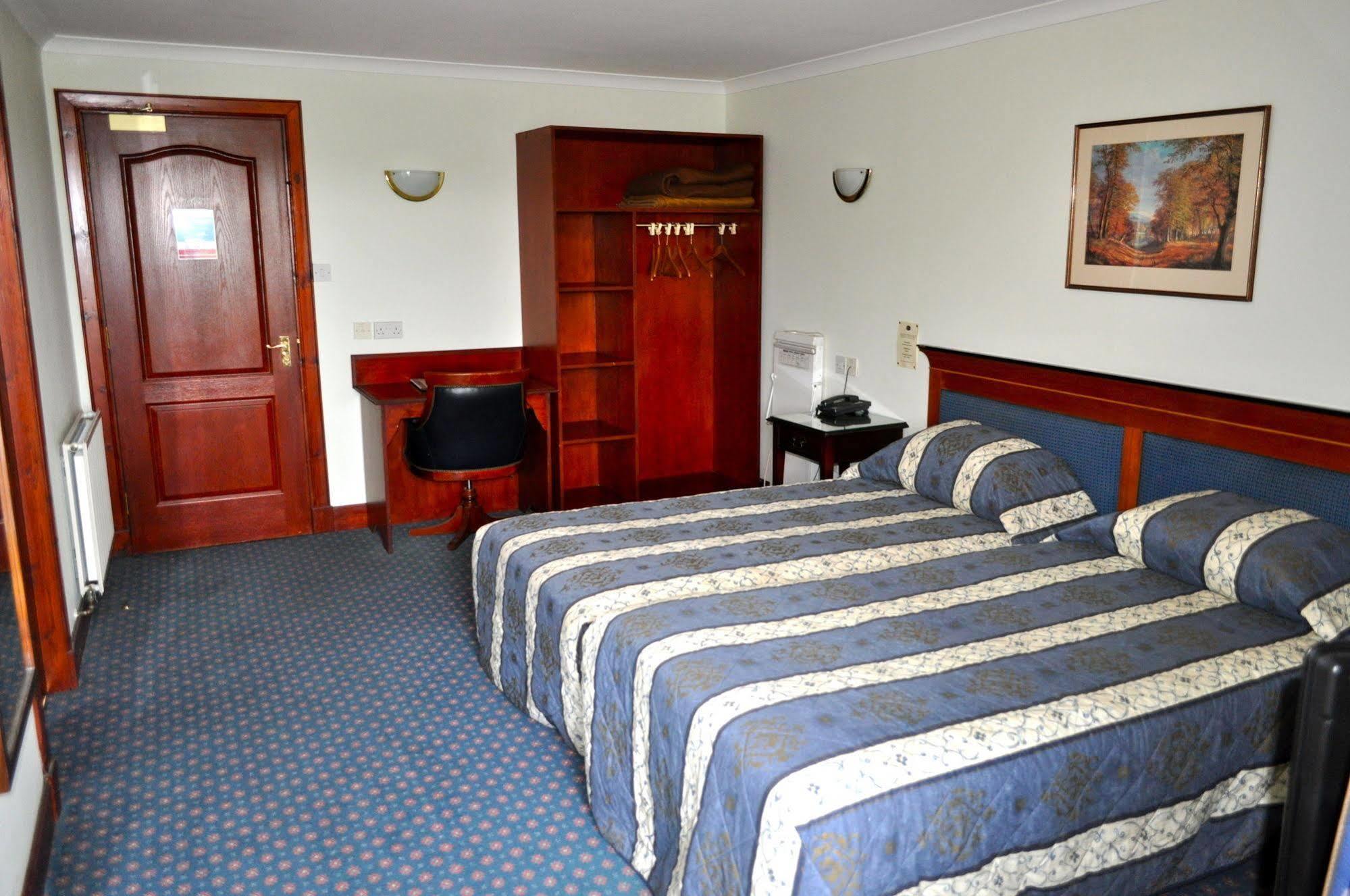 Lochway Hotel Дъмбартън Екстериор снимка
